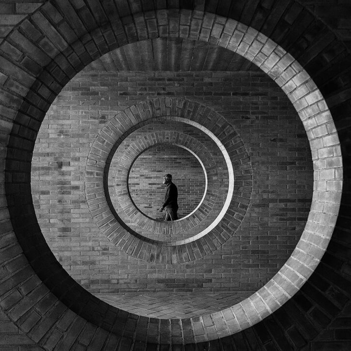 Ugolini Sandra – Ritualità del silenzio Ugolini Sandra - Ritualità del silenzio